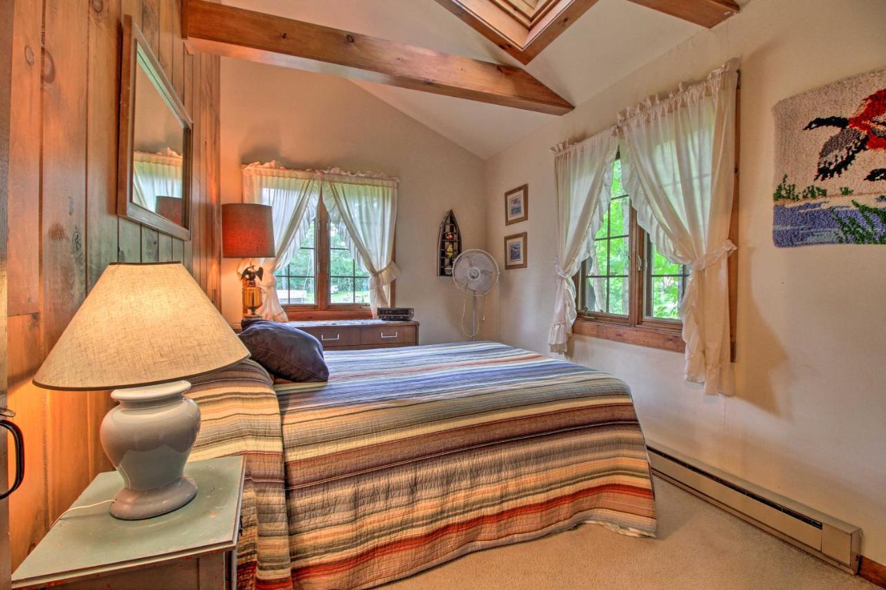 Waterfront Lake George Cabin Walk To Water Exterior photo